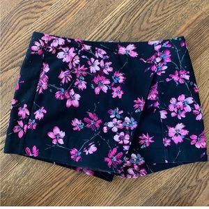 Express floral pattern skort, Black, Size 6